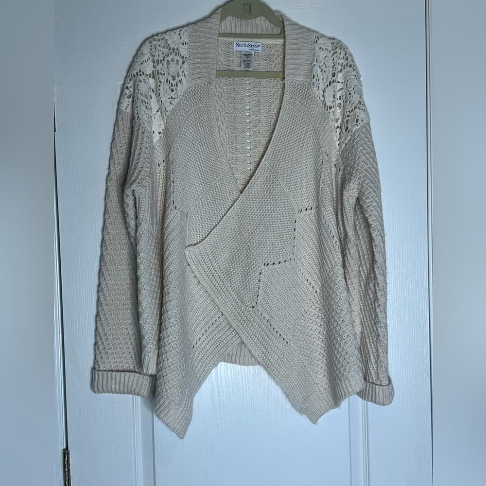 Cream Knit Cardigan with Lace Shoulder Design - Picture 4 of 6